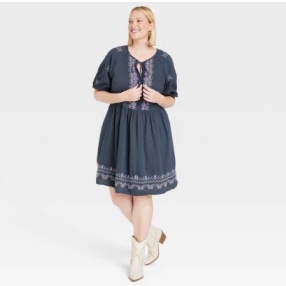Knox Rose Embroidered Navy Dress